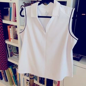 Bollé brand sleeveless tennis style top w/collar.
